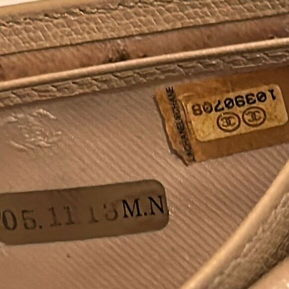 Chanel Bifold Compact Cardholder Wallet Beige Leather Luxury Minimalist CC Logo - Picture 15 of 15